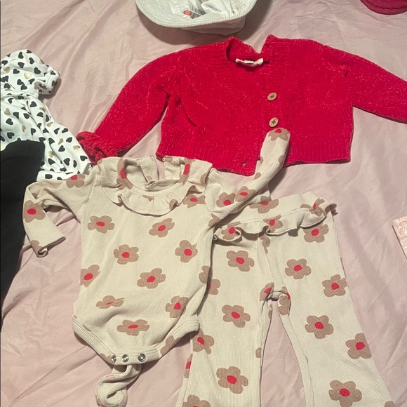Red Cardigan and Floral Baby 3 piece Outfit Set Jessica Simpson - Picture 1 of 4